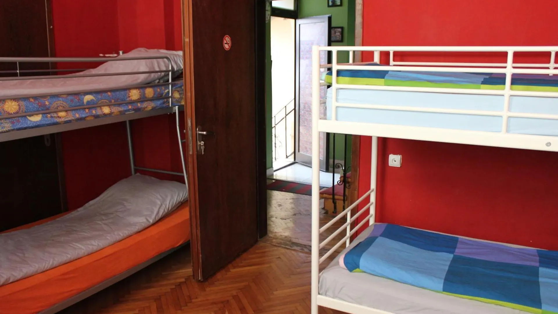 Fun House Hostel Boekarest